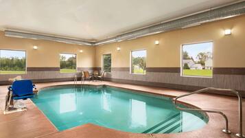 Indoor pool, sun loungers