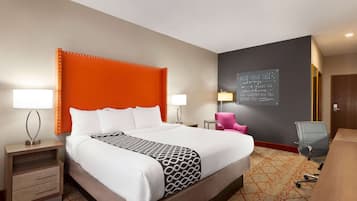 Room, 1 King Bed, Non Smoking | Hypo-allergenic bedding, desk, iron/ironing board, free WiFi