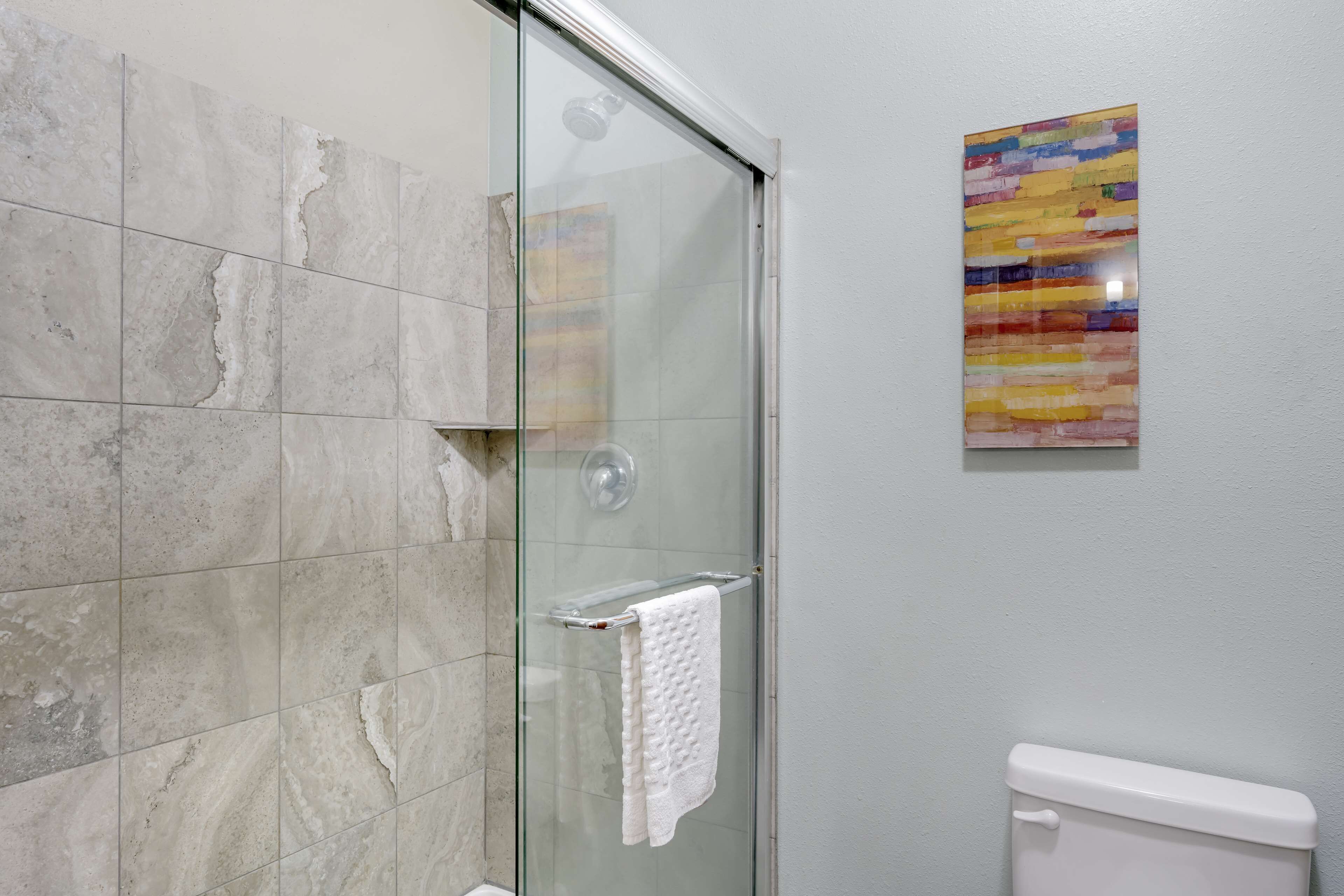 standard room, 1 king bed, non smoking, refrigerator & microwave | bathroom | free toiletries, hair dryer, towels, soap