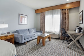 Desk, laptop workspace, iron/ironing board, free WiFi