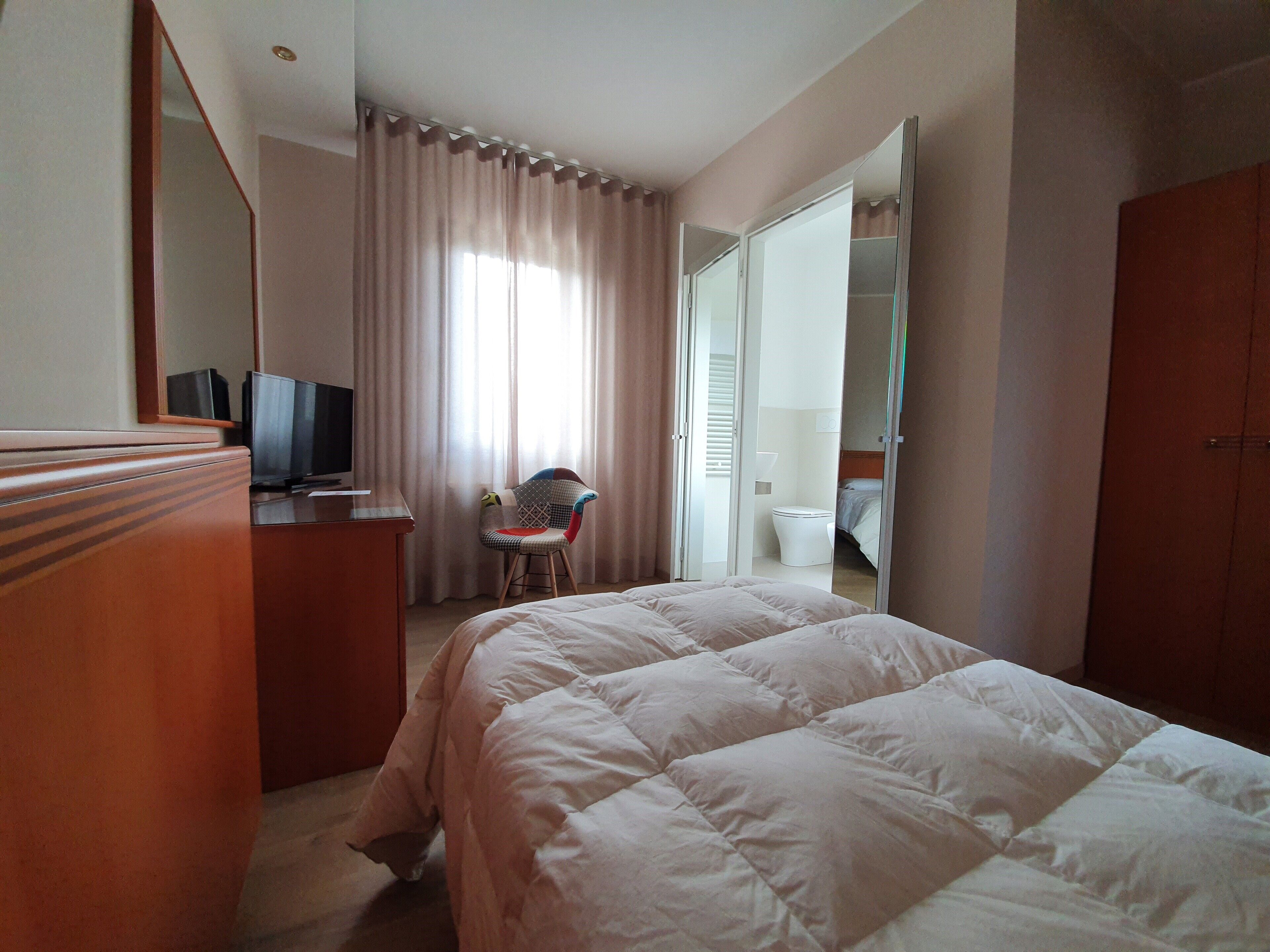 스탠다드룸 | 셀렉트 컴포트 침대, 미니바, 객실 내 금고, 책상