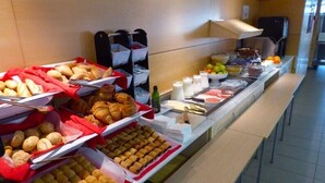 Breakfast area - B&B Girona 3 (Salt)