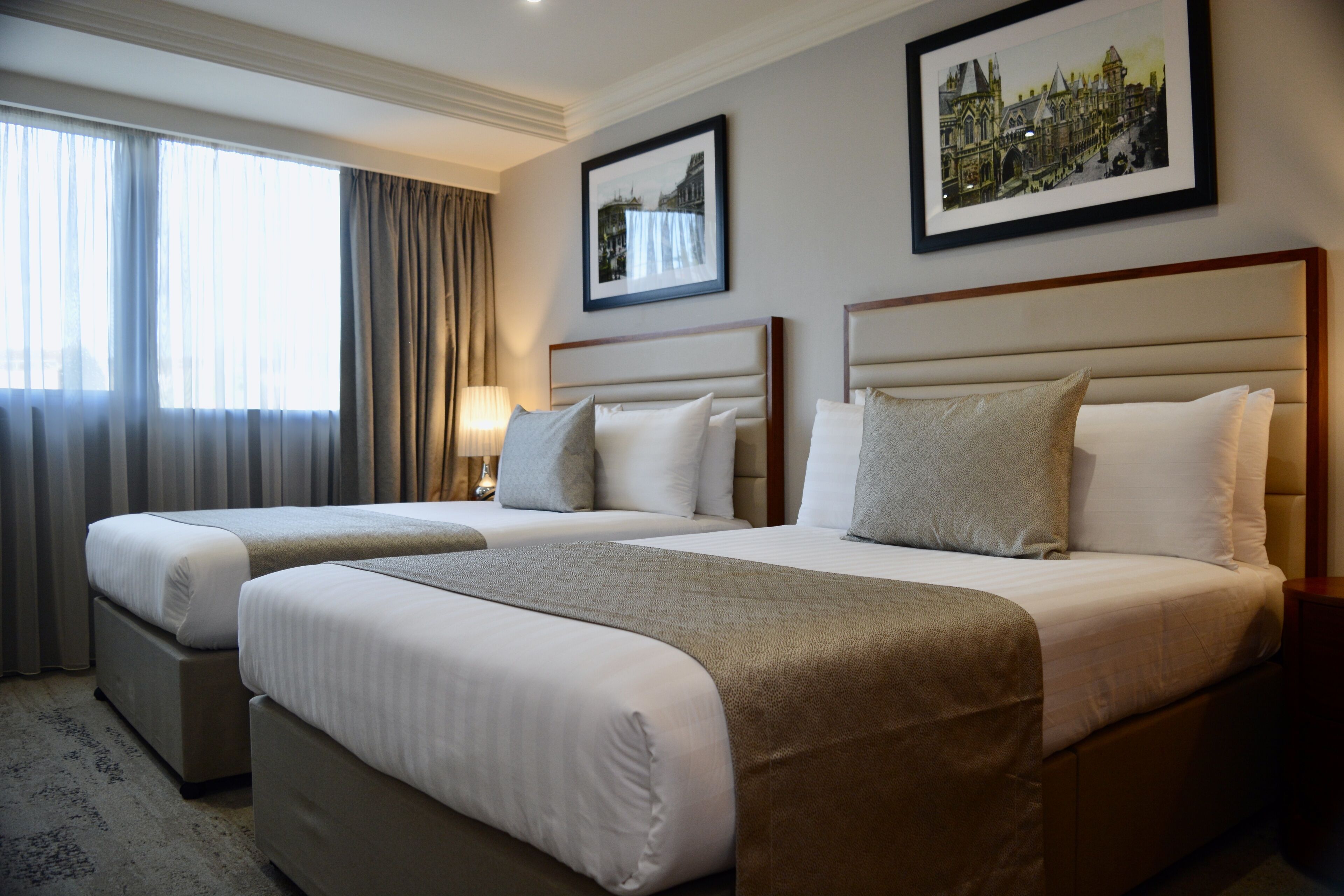 Apartamento família | Roupas de cama antialérgicas, cofres nos quartos, escrivaninha