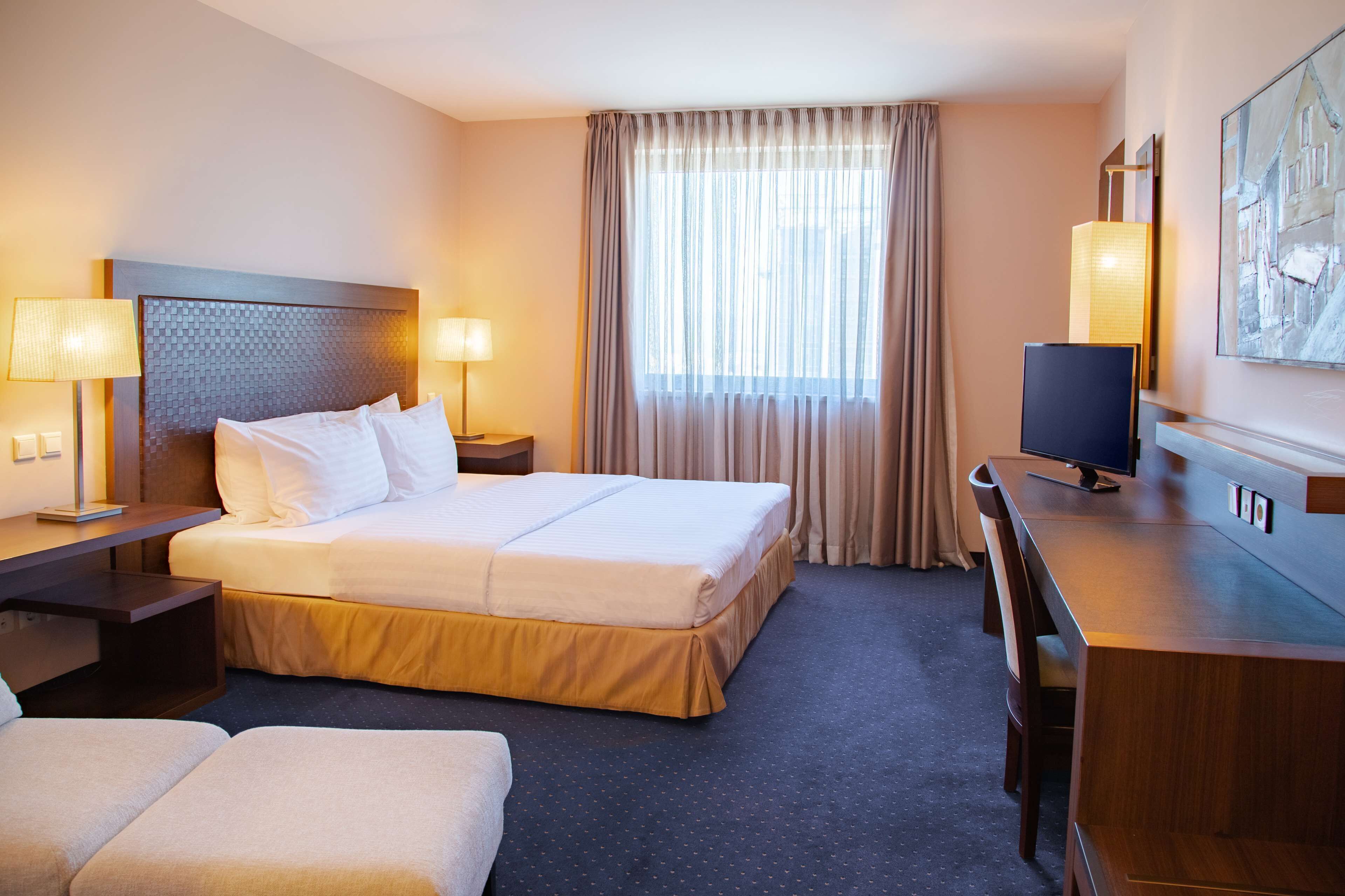 Premium bedding, Select Comfort beds, in-room safe, desk