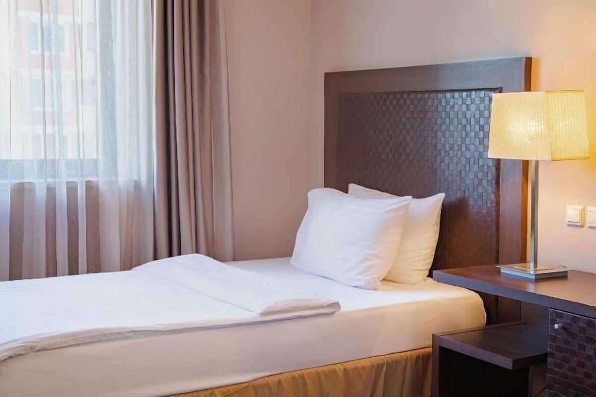 Premium bedding, Select Comfort beds, in-room safe, desk