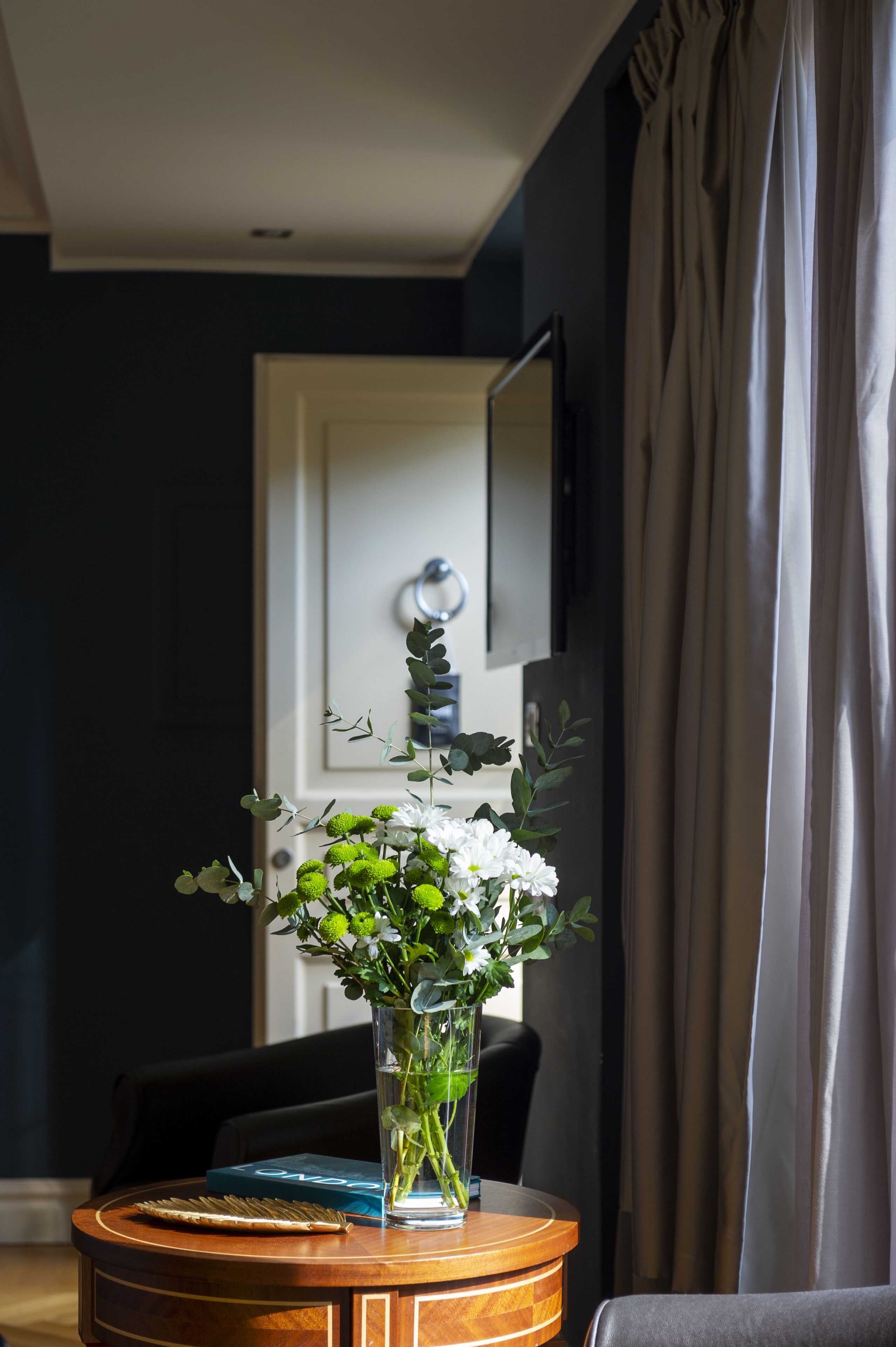 junior suite, annex building | minibar, in-room safe, blackout curtains, soundproofing