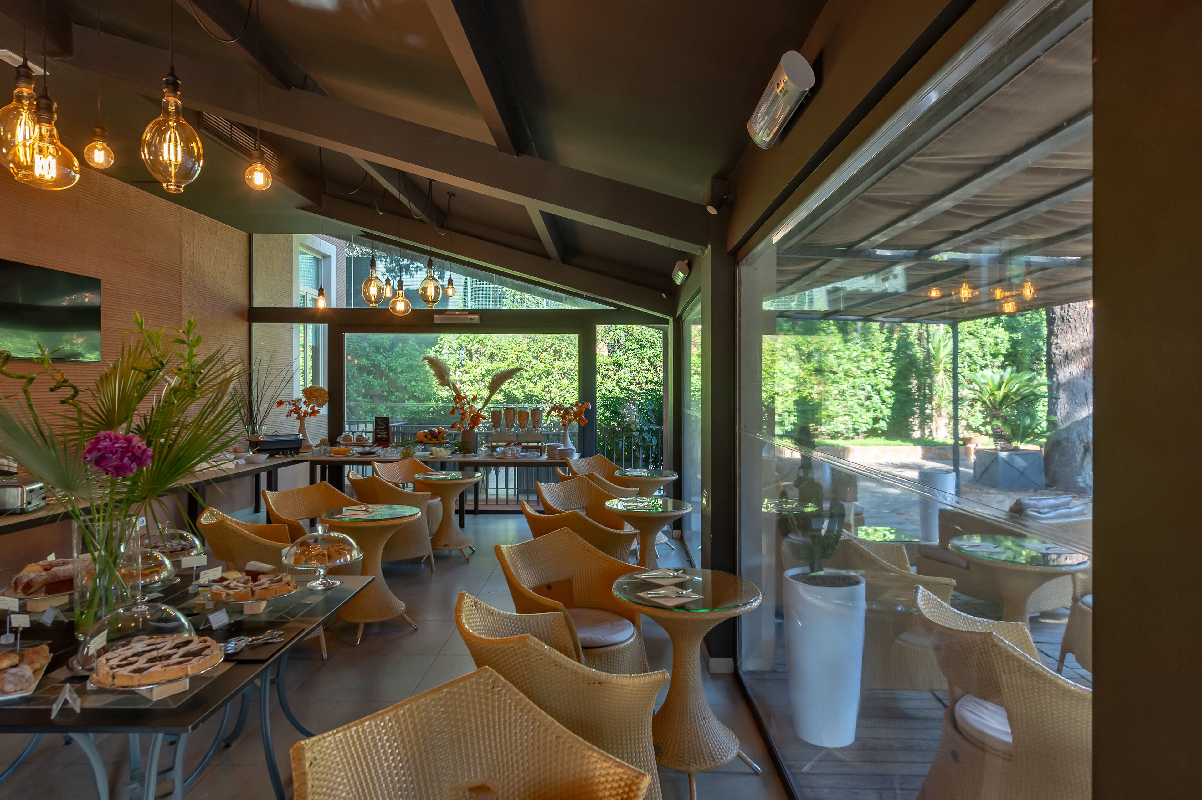 daily continental breakfast for a fee