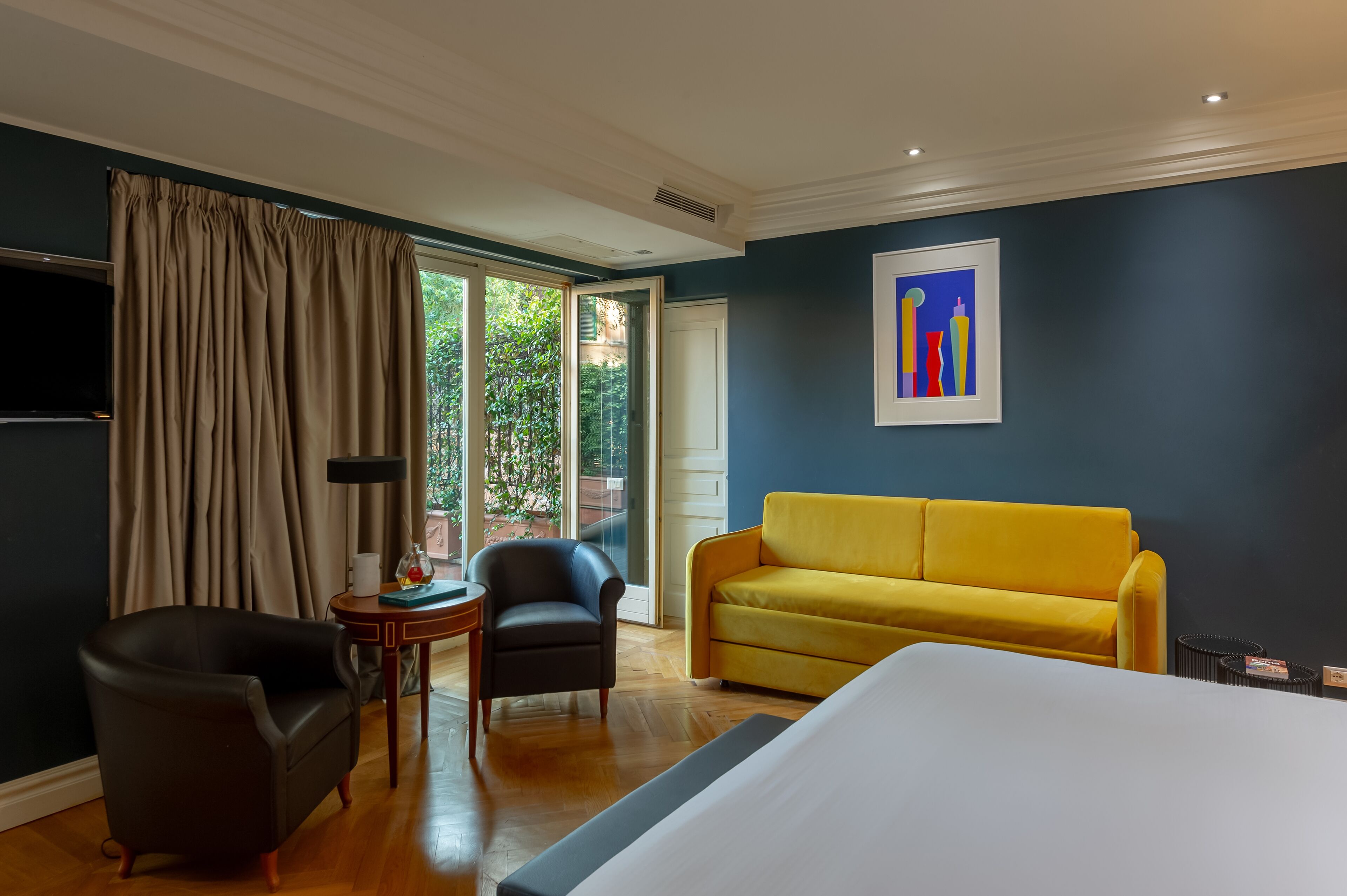 junior suite | minibar, in-room safe, blackout curtains, soundproofing
