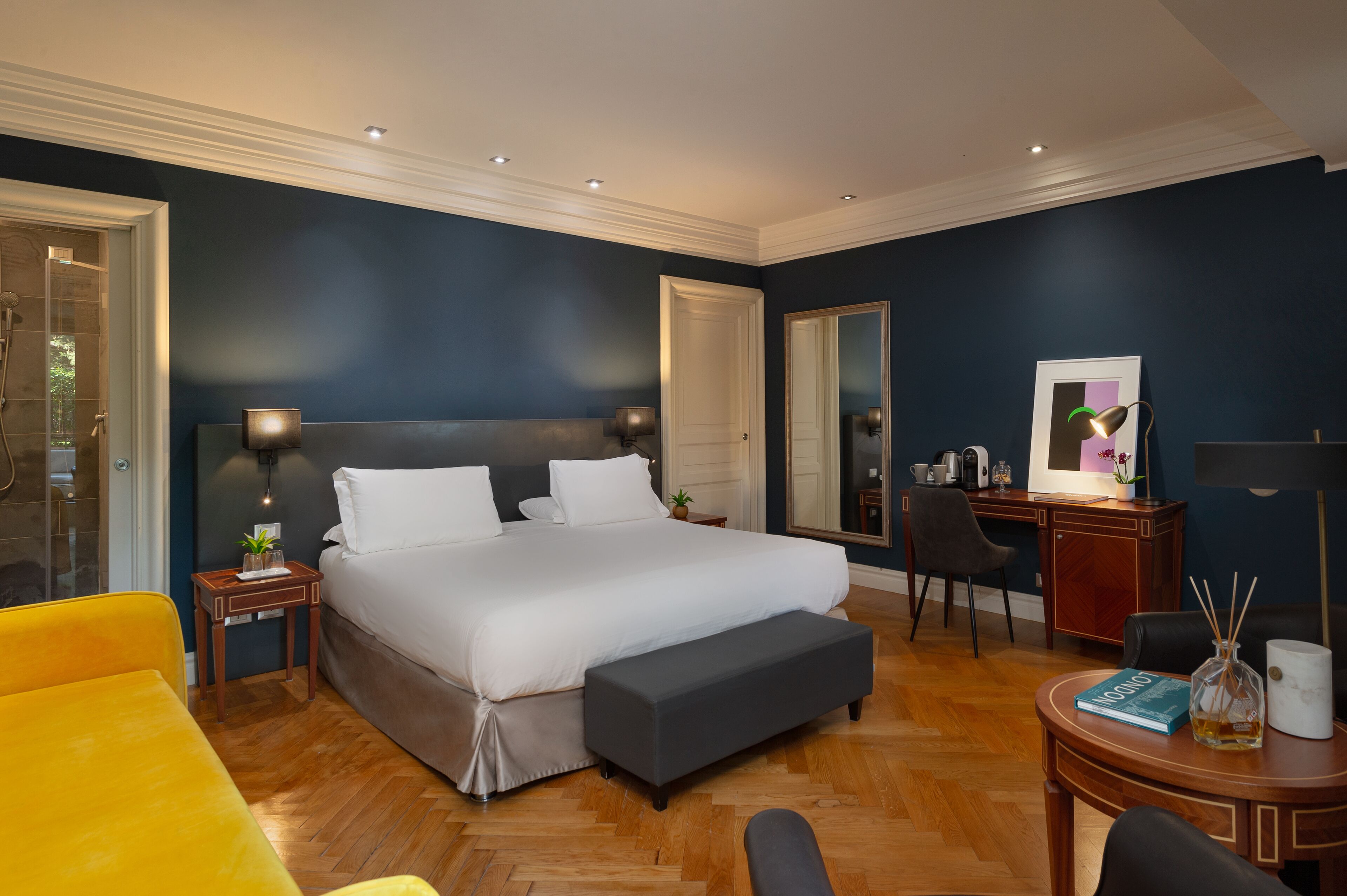 junior suite | minibar, in-room safe, blackout curtains, soundproofing