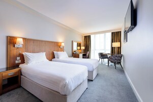 Caja de seguridad en la habitación y escritorio 