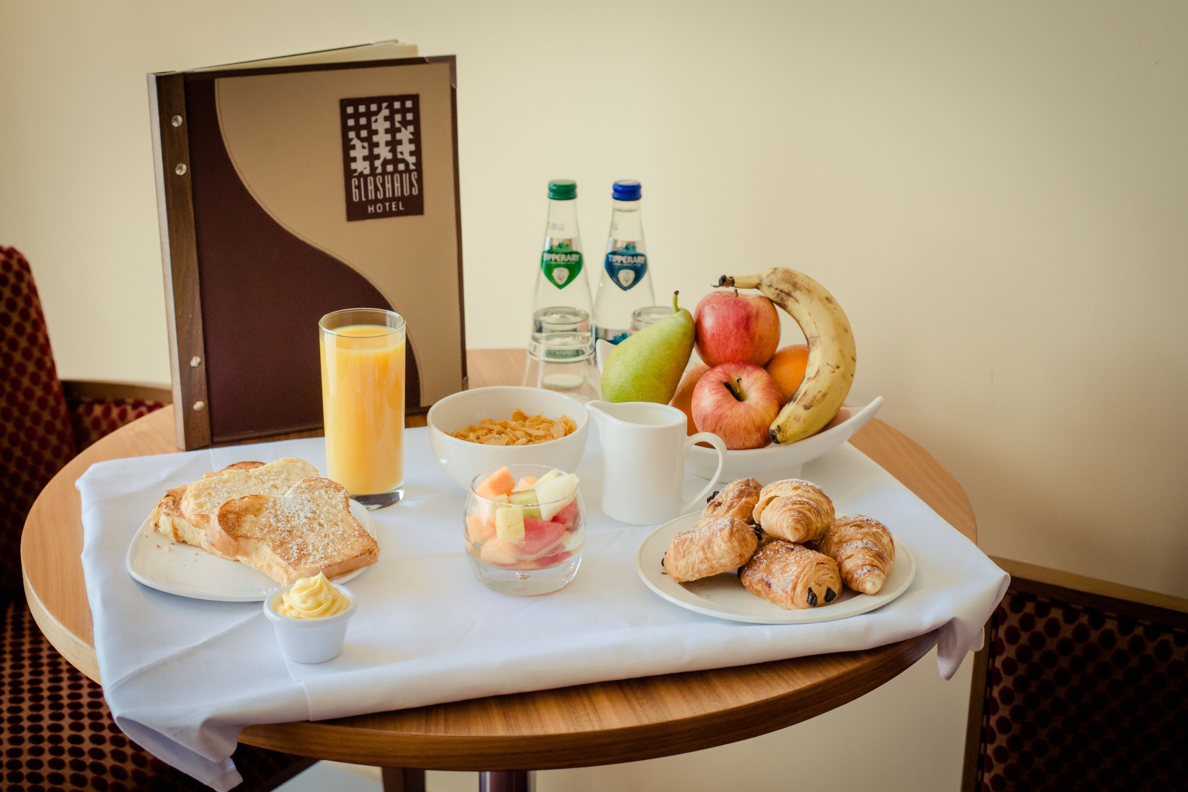 daily cooked-to-order breakfast (eur 15.5 per person)