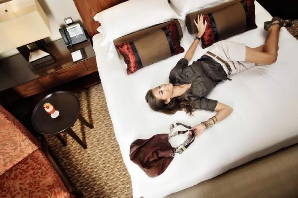 Down comforters, pillowtop beds, minibar, in-room safe