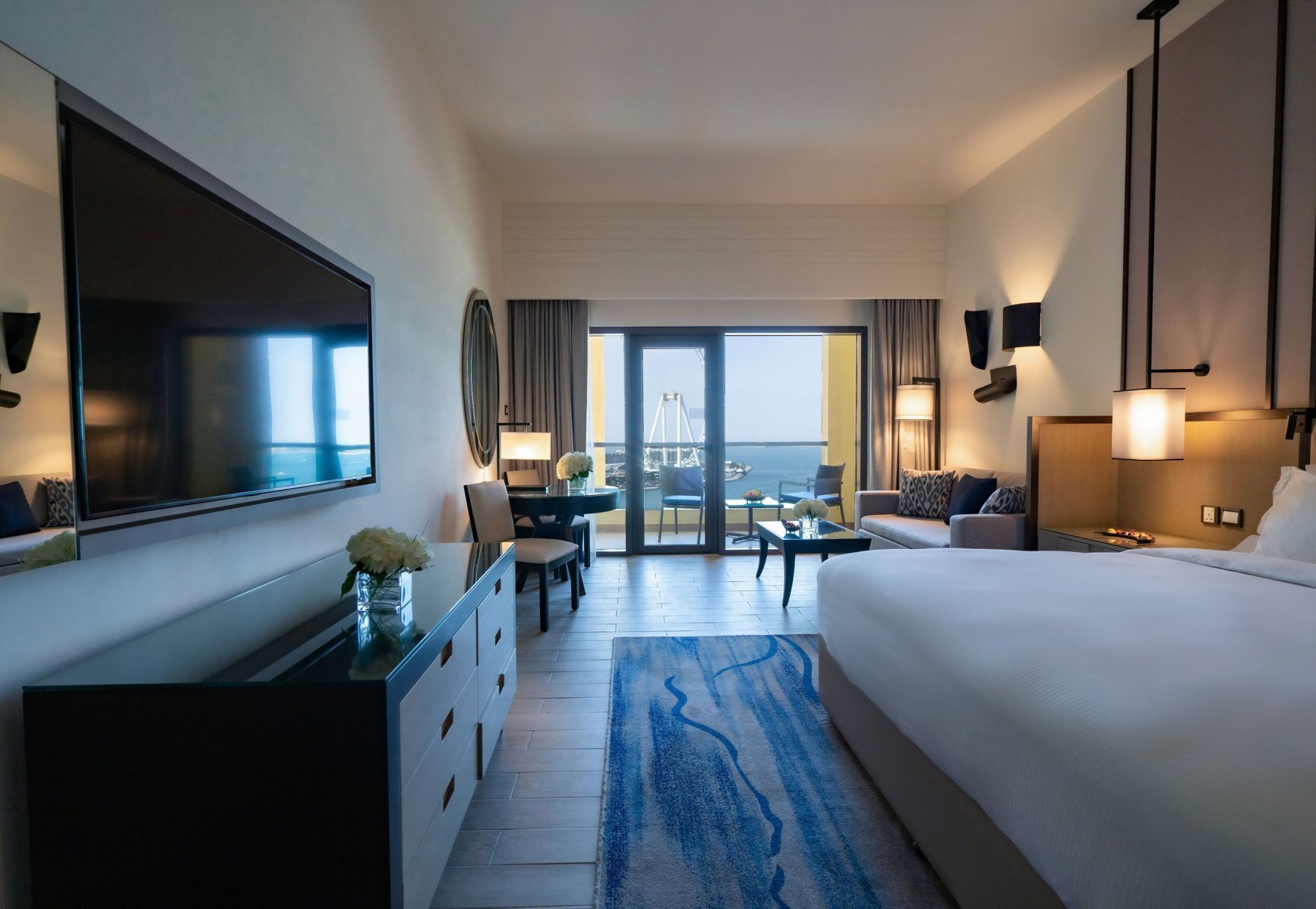 羽絨被、舒適加層、迷你吧、客房內保險箱