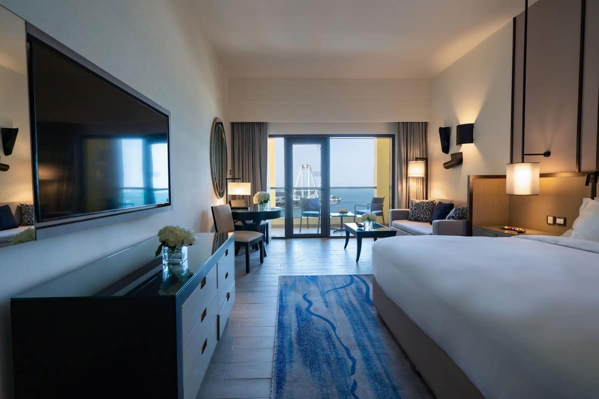 Down comforters, pillowtop beds, minibar, in-room safe