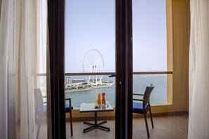 Habitación, 1 cama de matrimonio grande, balcón (Sea Front View) | Terraza o patio