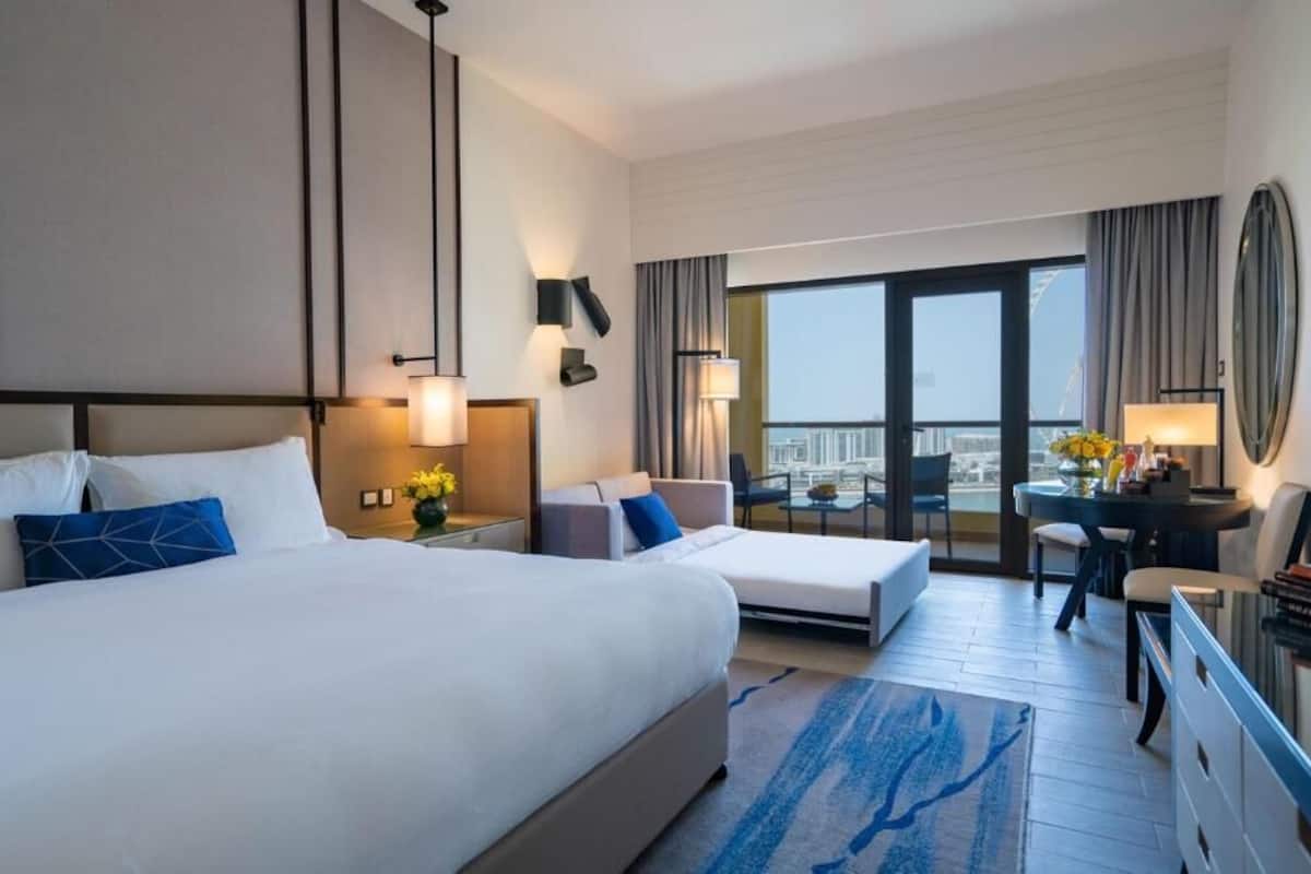 Down comforters, pillowtop beds, minibar, in-room safe