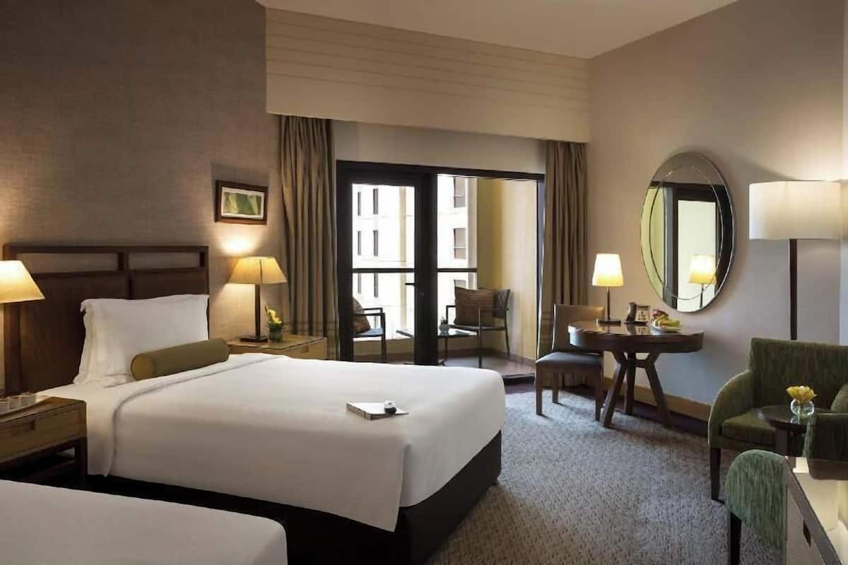 Down comforters, pillowtop beds, minibar, in-room safe