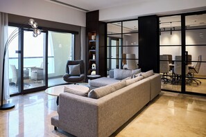 2 bares y 1 pub gastronómico