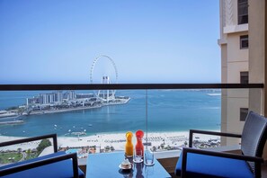 Room, 1 King Bed, Balcony, Sea View (Ain Dubai) | Down duvets, pillow-top beds, minibar, in-room safe - Amwaj Rotana, Jumeirah Beach - Dubai (Dubai)