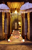 1 quarto, frigobar, cofres nos quartos, escrivaninha