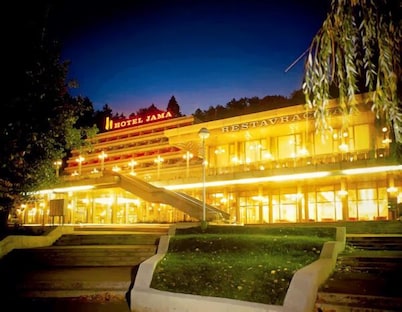 Hotel Jama