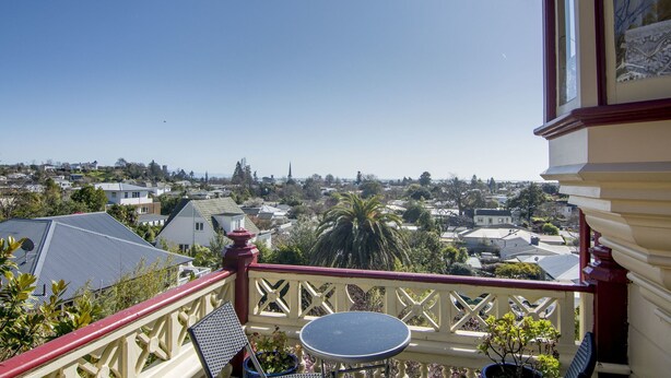 Property grounds - Boutique Hotel Warwick House (Nelson)