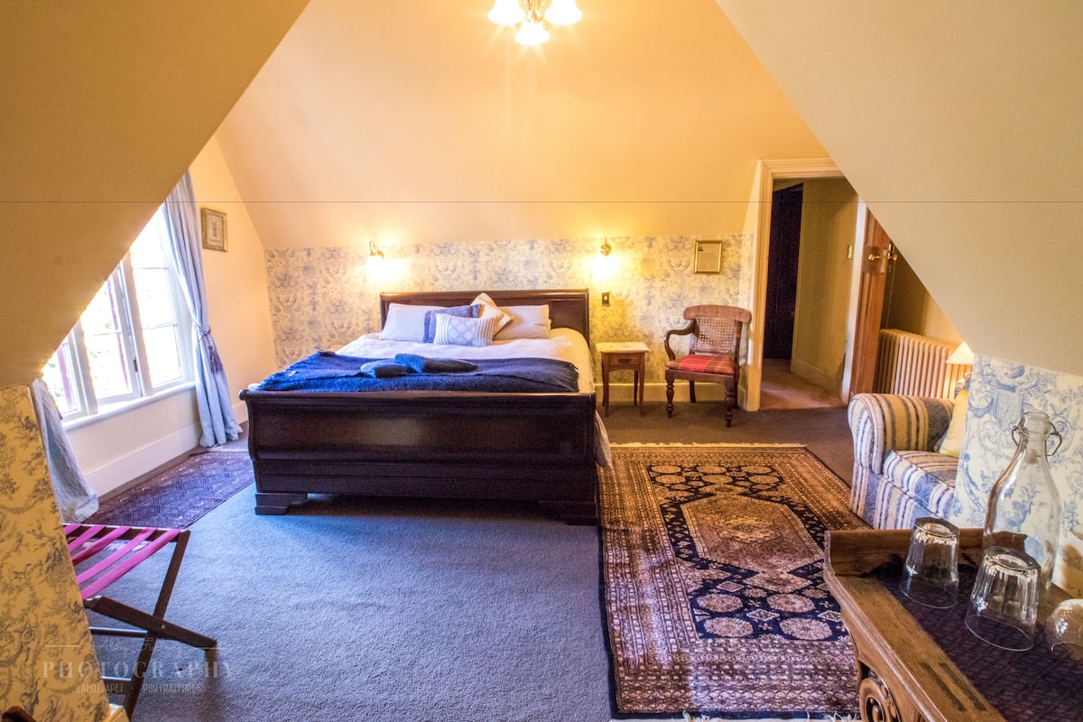Superior-Doppelzimmer | Wohnbereich | Smart-TV, DVD-Player