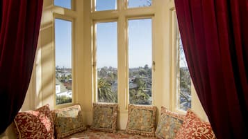 Deluxe Suite | Premium bedding, down duvets, individually decorated