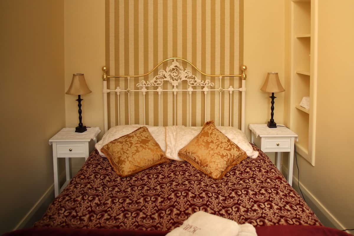 Luxury-Suite | Hochwertige Bettwaren, Daunenbettdecken, individuell dekoriert