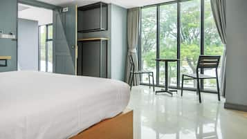 Deluxe Room, 1 King Bed, Lake View | Premium bedding, Select Comfort beds, minibar, in-room safe