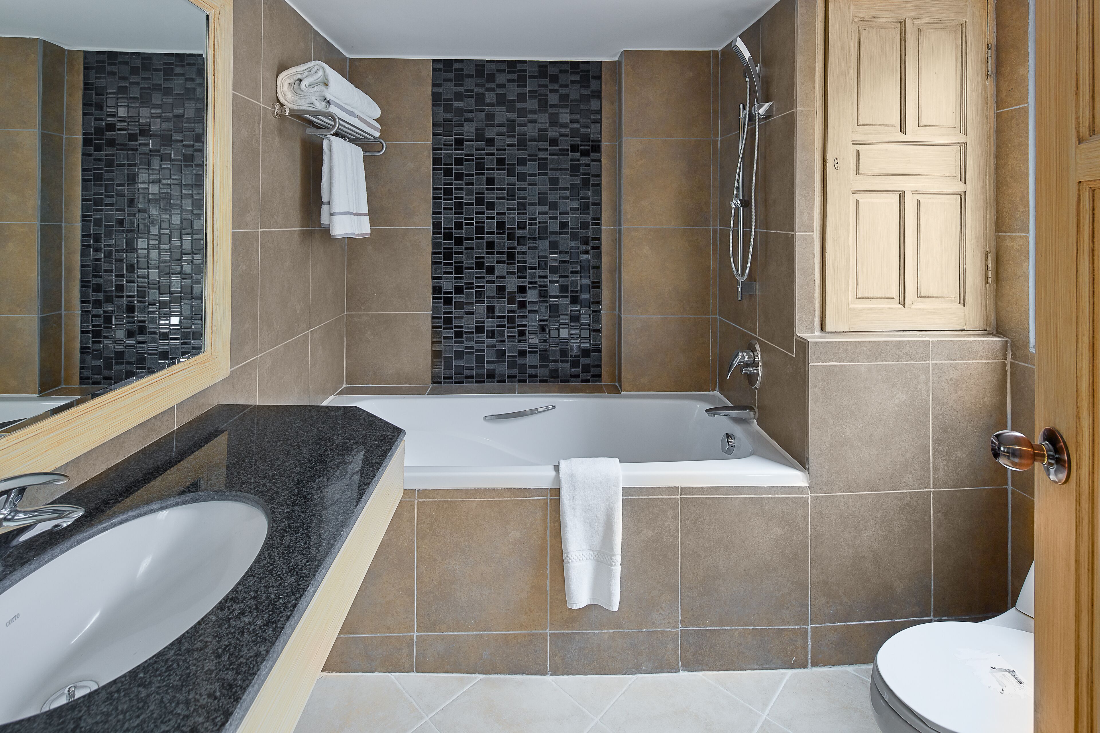 Foto - Nora LakeView