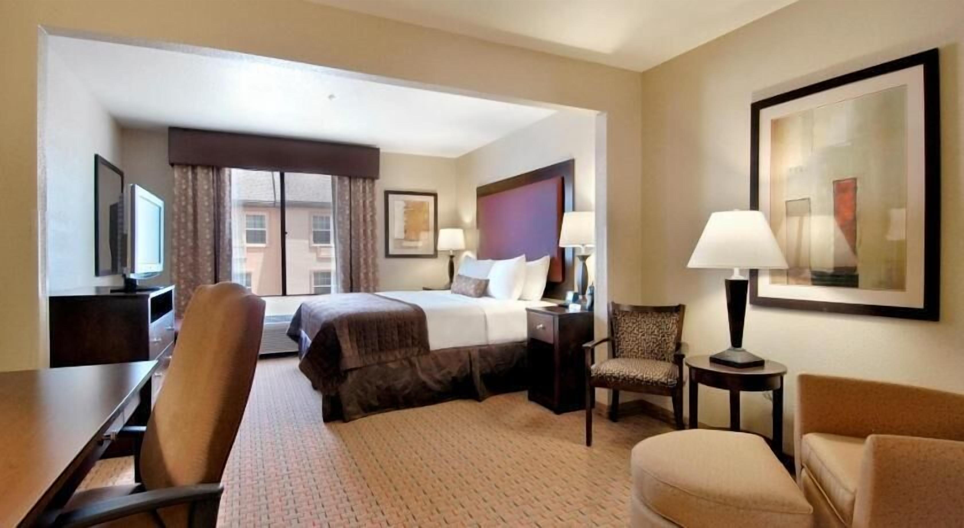 Premium bedding, in-room safe, desk, soundproofing