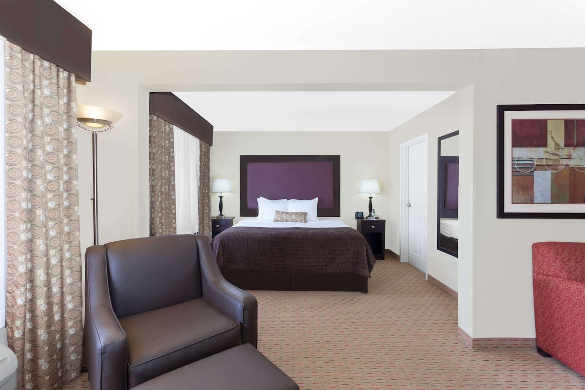 premium bedding, in-room safe, desk, soundproofing