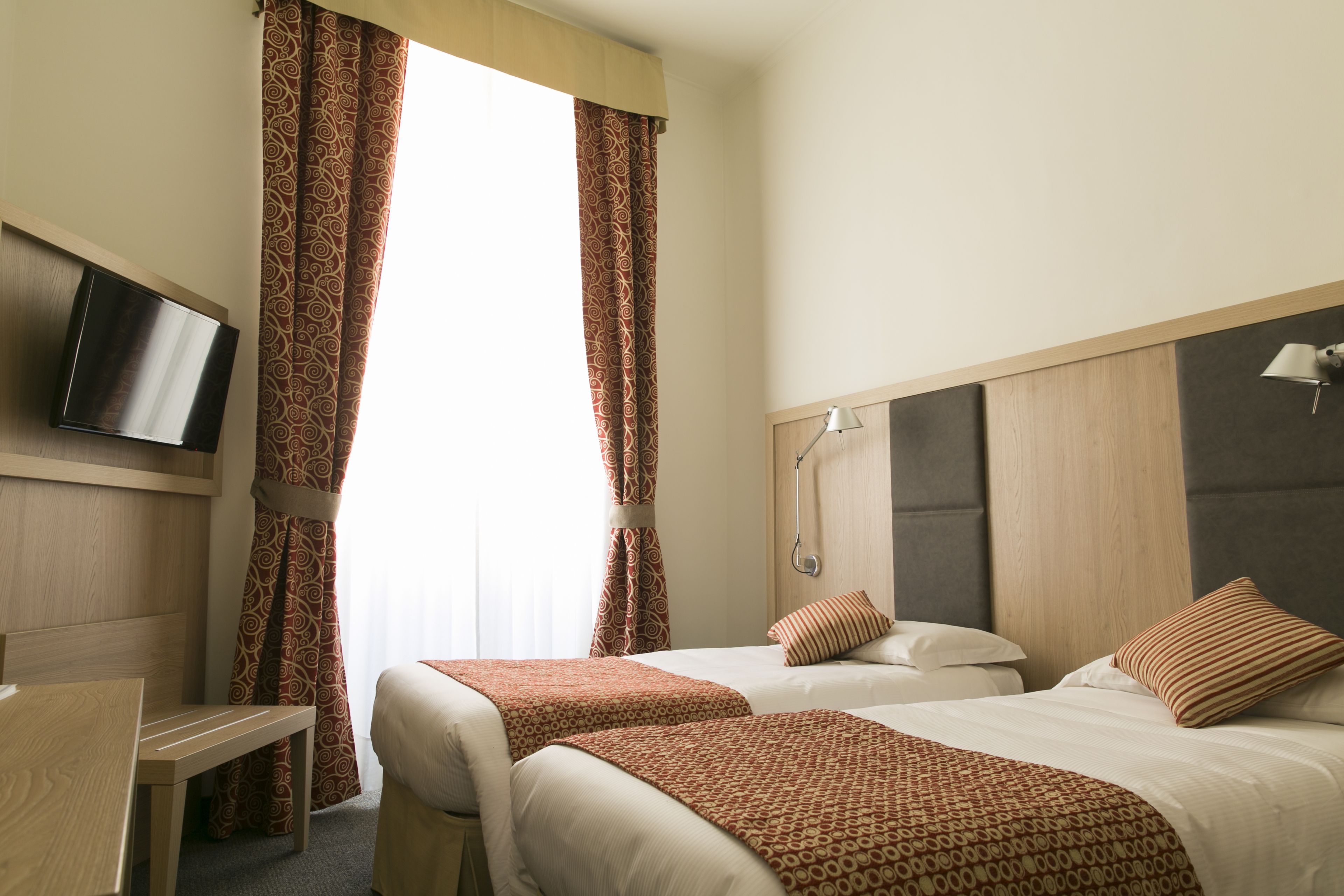 standard double or twin room | hypo-allergenic bedding, in-room safe, desk, free wifi