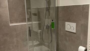 Standard Double or Twin Room | Bathroom | Shower, eco-friendly toiletries, hair dryer, towels