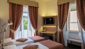 Literie hypoallergénique, coffres-forts dans les chambres, bureau