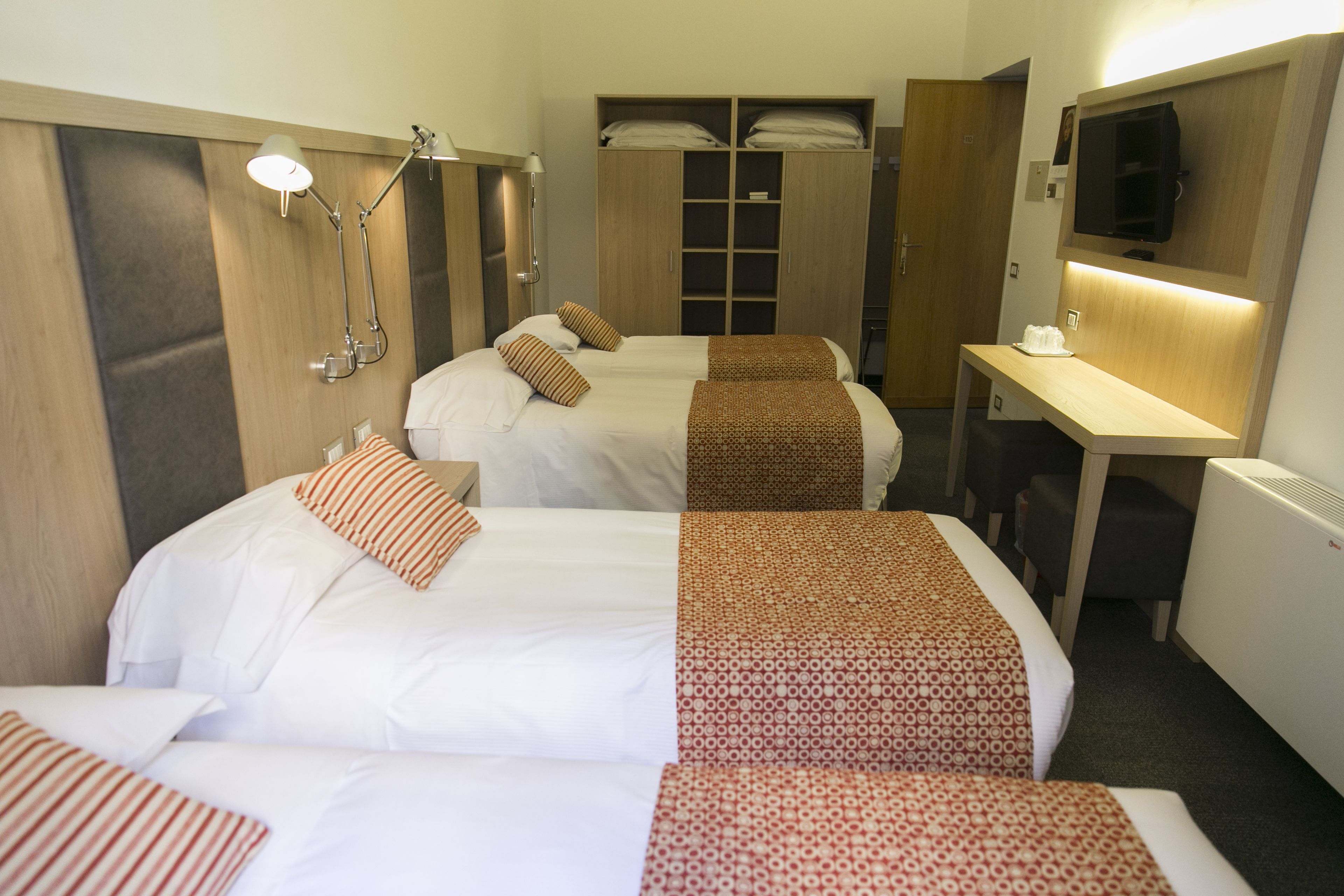 quadruple room | hypo-allergenic bedding, in-room safe, desk, free wifi