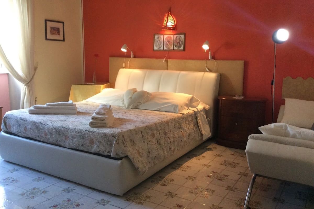 Chambre Standard | Minibar, bureau, chambres insonorisées, fer et planche à repasser