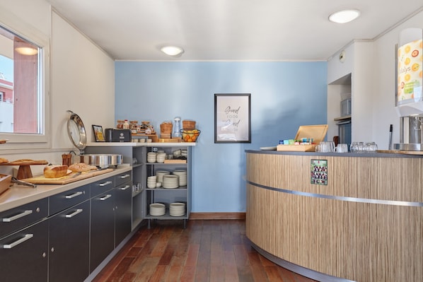 Daily buffet breakfast (EUR 14 per person)