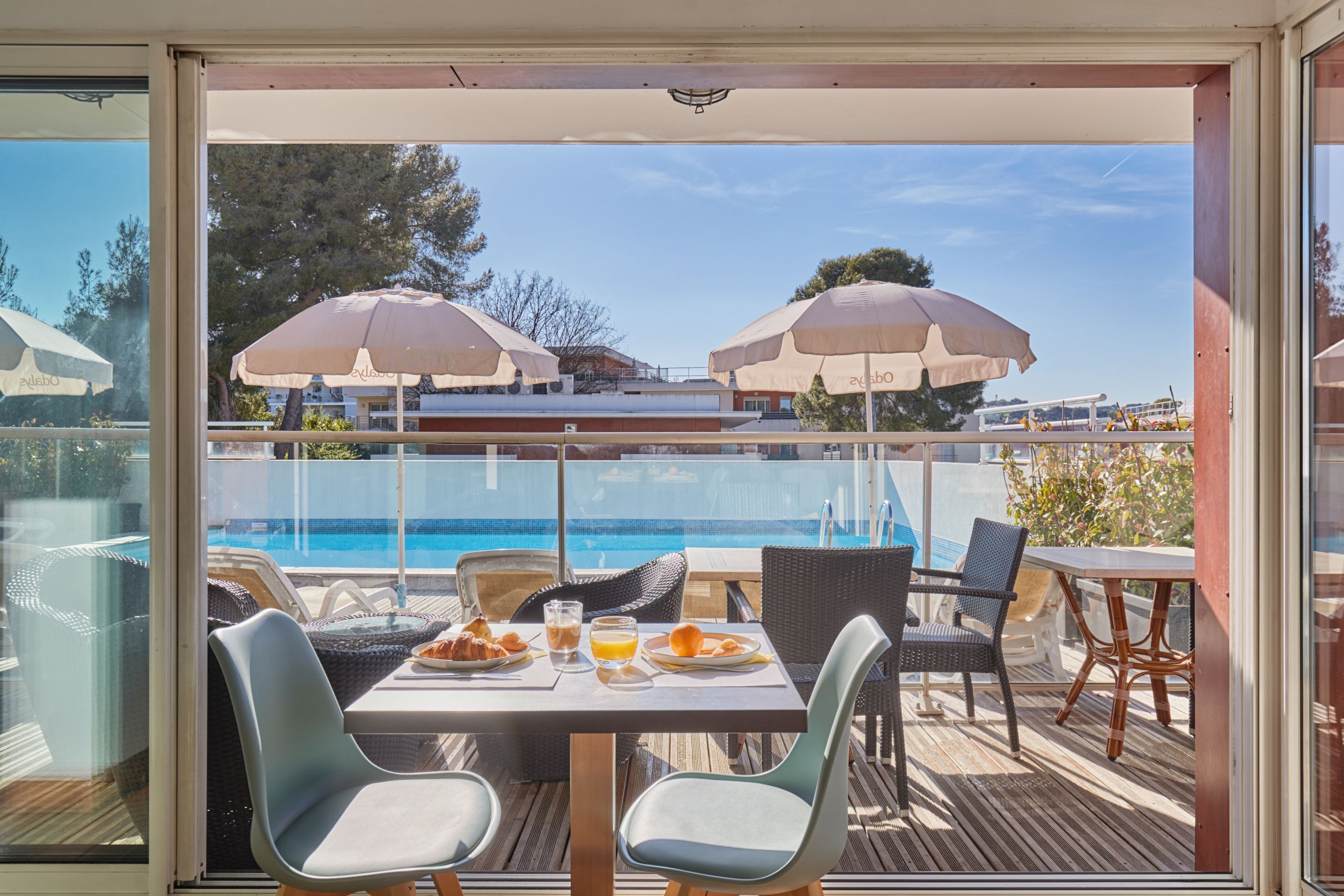 Daily buffet breakfast (EUR 14 per person)