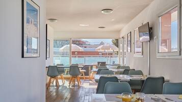 Daily buffet breakfast (EUR 14 per person)