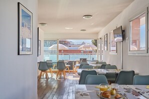 Daily buffet breakfast (EUR 14 per person)