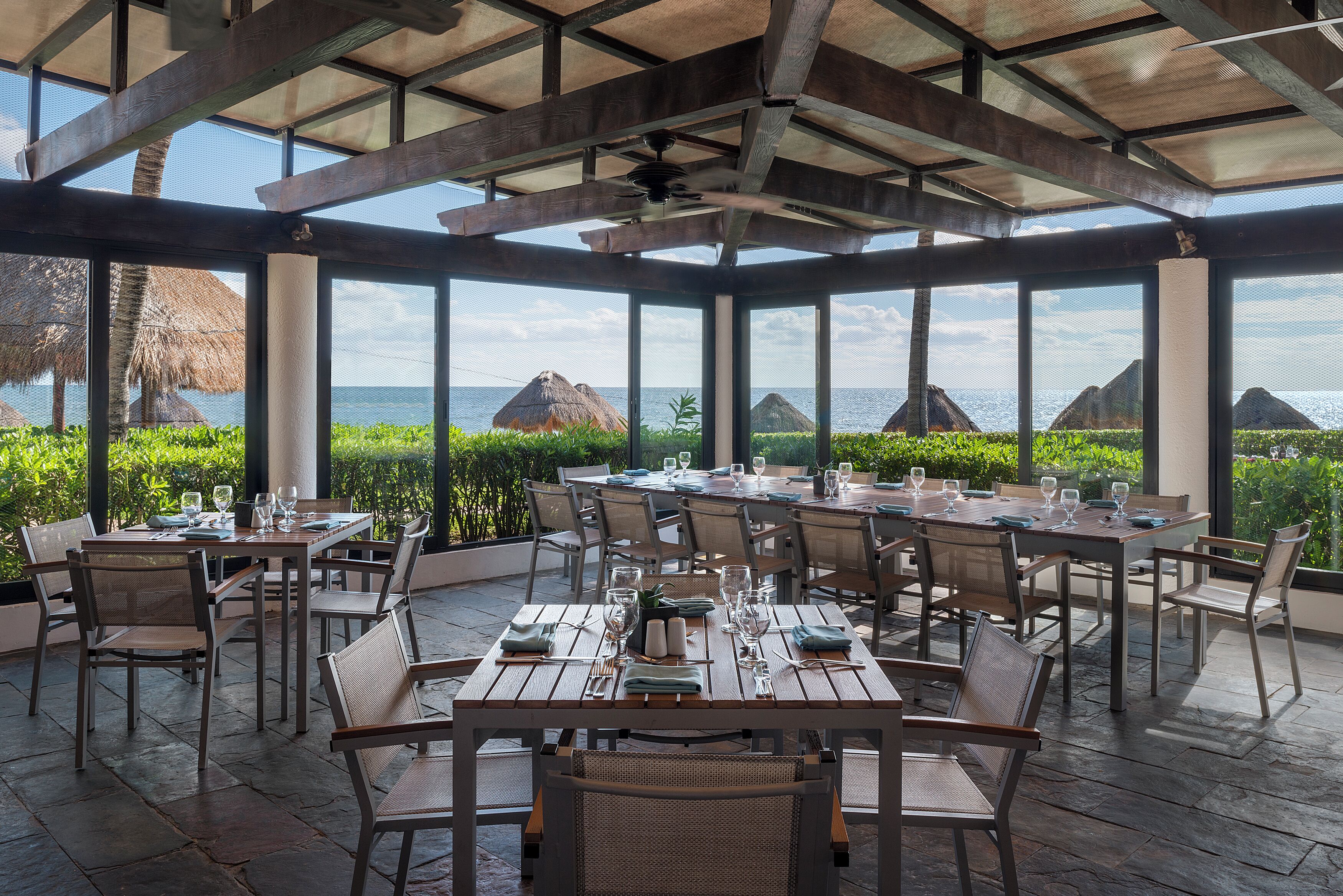 8 restaurants, breakfast, dinner served; local and international cuisine