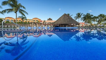 Poolside bar