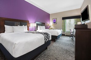 Room, 2 Queen Beds, Non Smoking | In-room safe, desk, iron/ironing board, free cots/infant beds - La Quinta Inn & Suites by Wyndham Pearland - Houston South (Pearland)