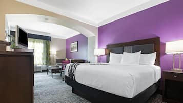 Suite, 1 King Bed with Sofa bed, Accessible, Non Smoking (DLX Mobility/ Hearing Accessible) | In-room safe, desk, iron/ironing board, free cribs/infant beds