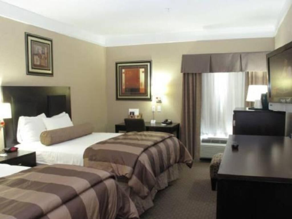 In-room safe, desk, iron/ironing board, free cribs/infant beds
