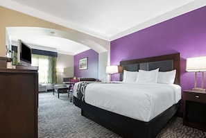 Suite, 1 King Bed with Sofa bed, Accessible, Non Smoking (DLX Mobility/ Hearing Accessible) | In-room safe, desk, iron/ironing board, free cots/infant beds - La Quinta Inn & Suites by Wyndham Pearland - Houston South (Pearland)