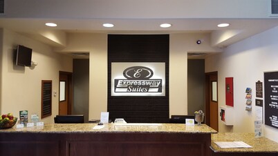 Expressway Suites Fargo