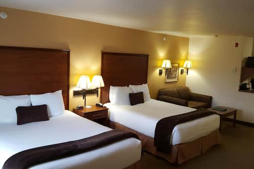 Premium bedding, pillowtop beds, in-room safe, desk